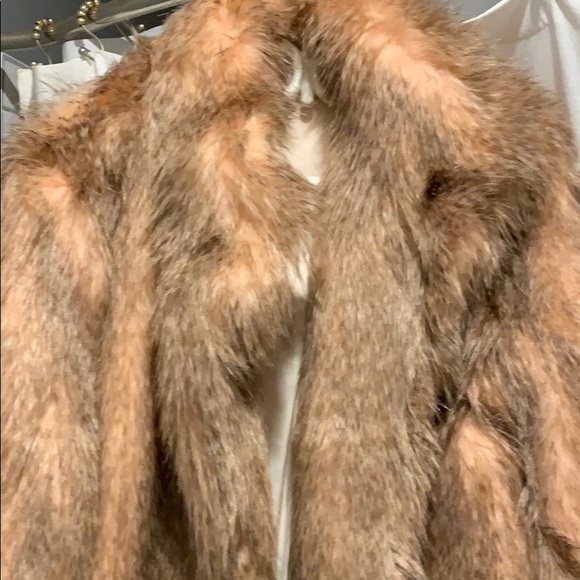 Faux fur coat - Picture 2 of 4